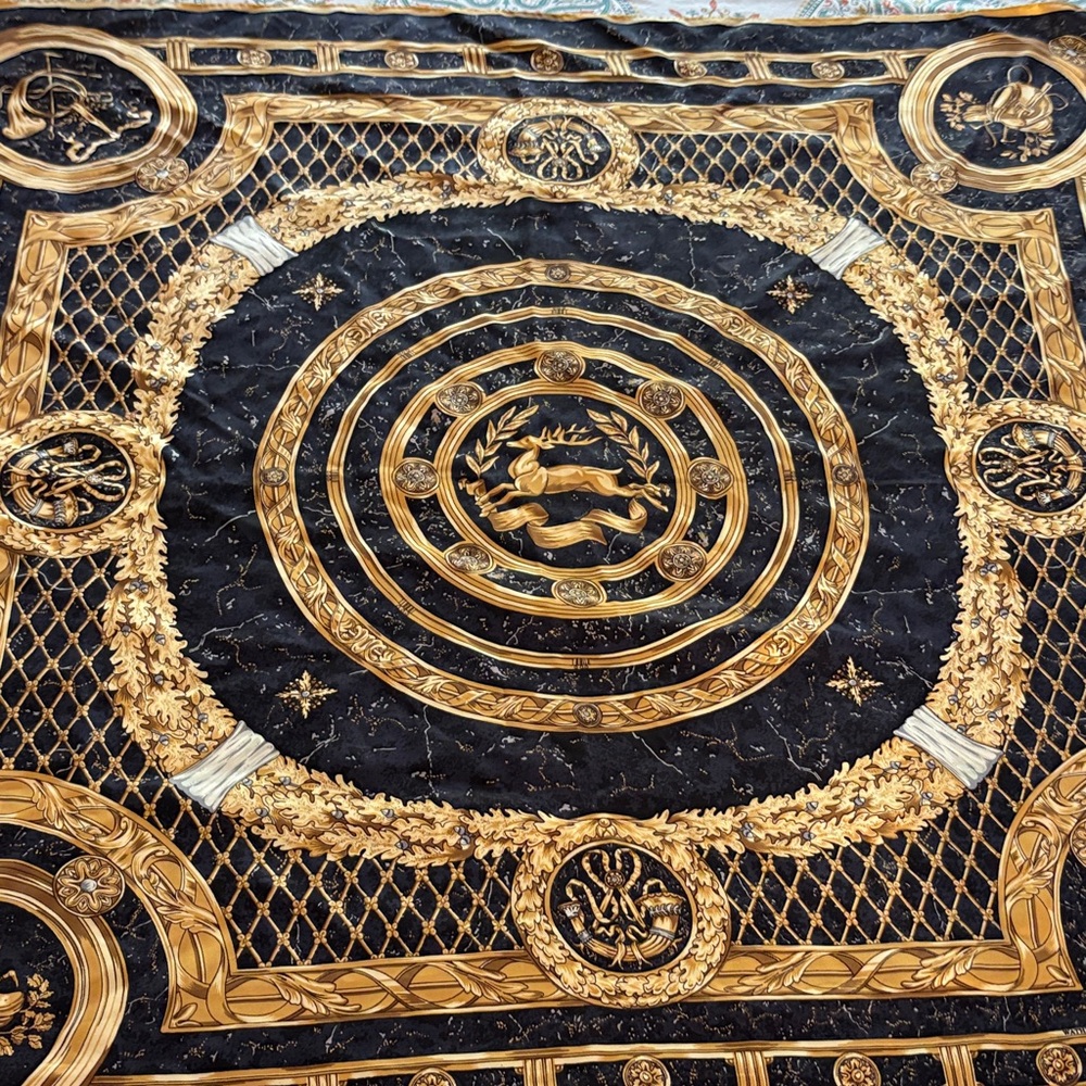 WATHNE JAPAN Ladies gold black Deer Silk Scarf-Vintage-RARE